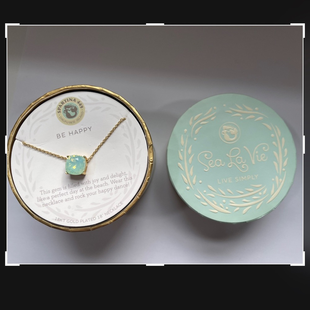 Sea La Vie Necklace -Be Happy